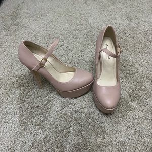 Nude Platform Heals